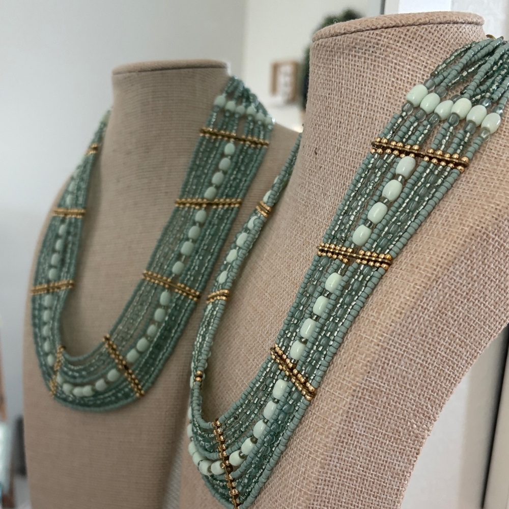 Elegant Green and Gold Seed Beaded Necklace - Picture 3 of 5